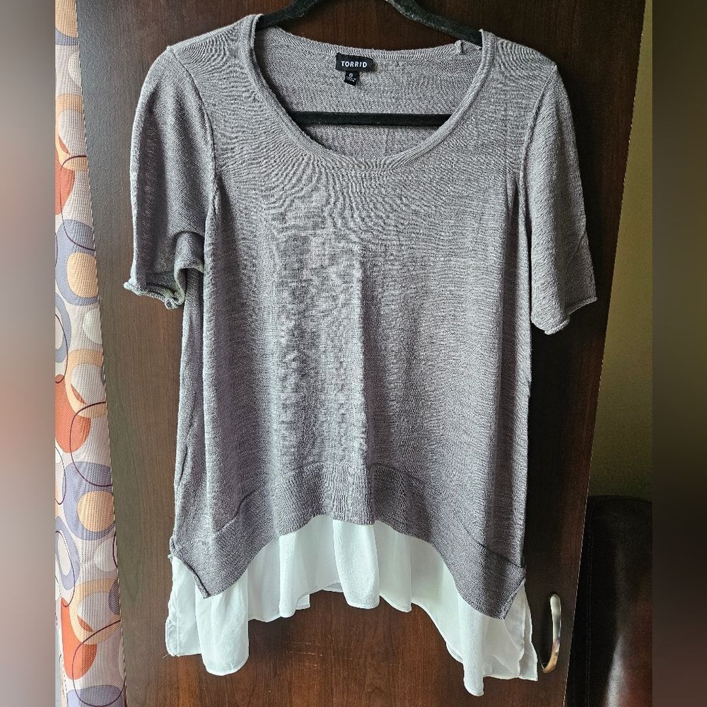 Torrid Charcoal and Ivory Layered Short Sleeve Top Plus Size 0